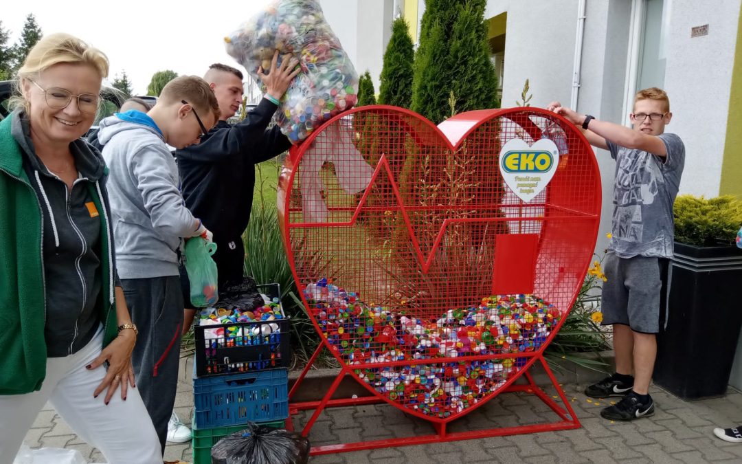 W ostatnich dniach podsumowaliśmy naszą ekologiczna akcję zbiórki plastikowych naktetek na terenie miasta Kalisza.