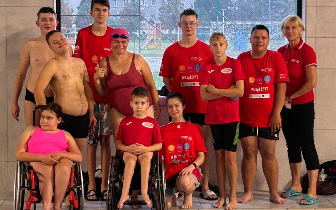 W niedzielę 15 września pani Maria wraz z uczniami – Natalią, Aleksem, Leonem, Mateuszem i Szymonem, wzięła udział w IV Rundzie Parapływackiego Grand Prix Polski Kalisz 2024. Zawody te miały rangę ogólnopolską.