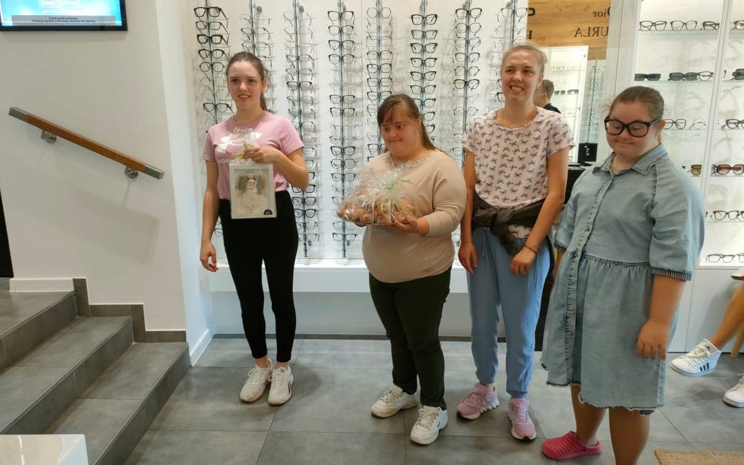 Z podziękowaniami u Pani Marty Wawrzyniak ze Świat Optyki  Optometria  Okulistyka  Terapia Widzenia.